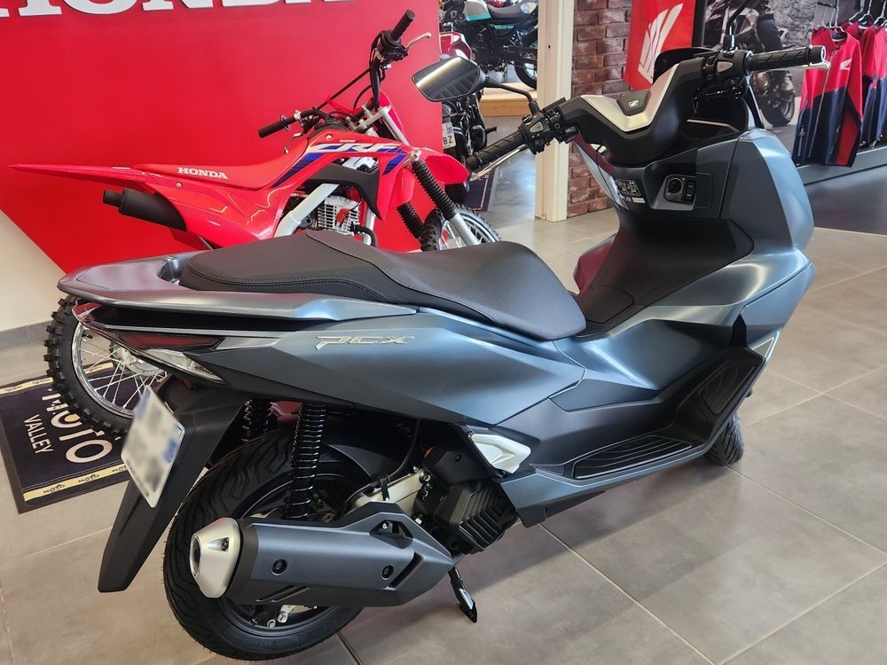 Honda PCX 125 scooter side profile