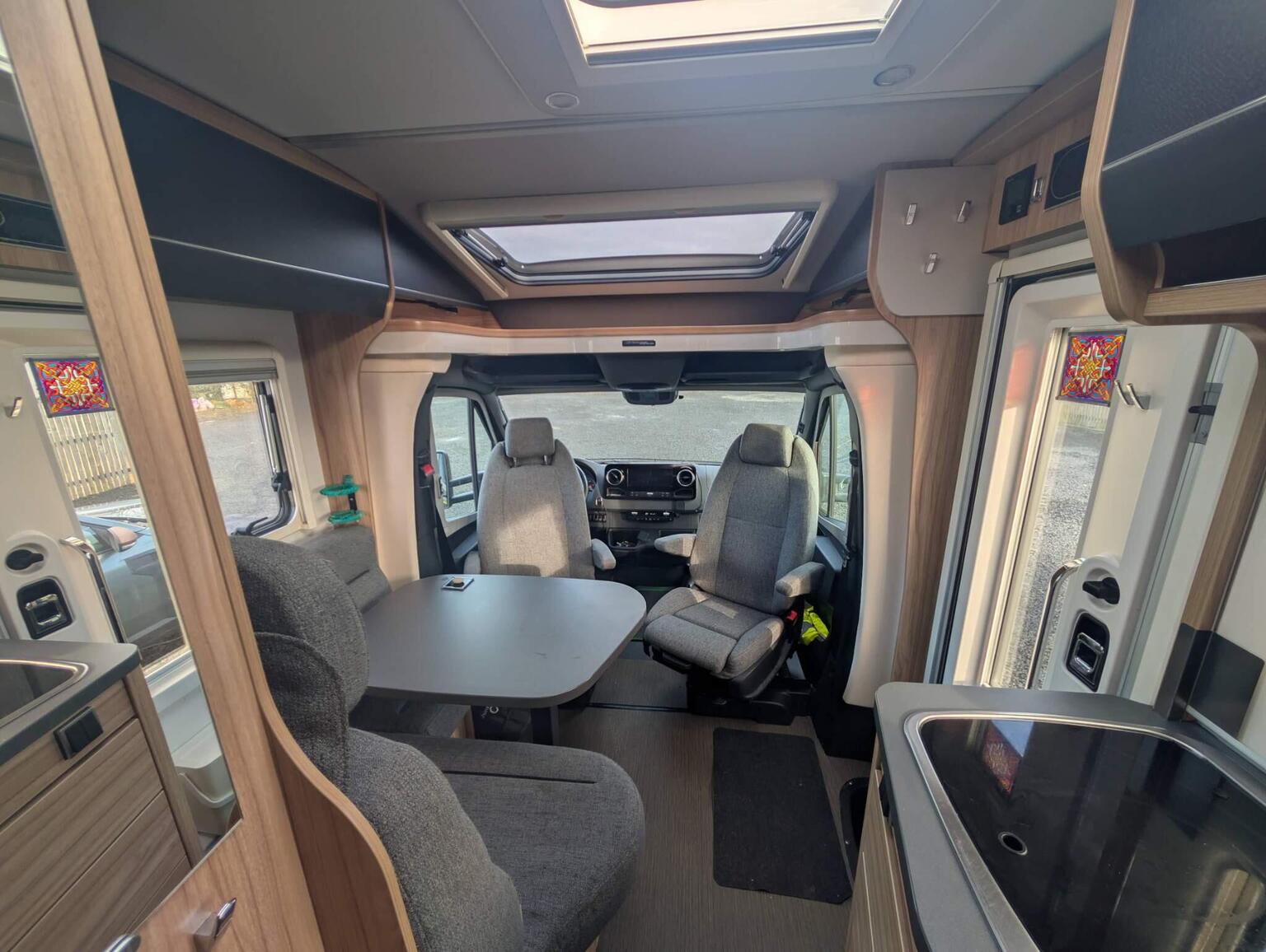 Hymer 570 Crossover thumbnail 3