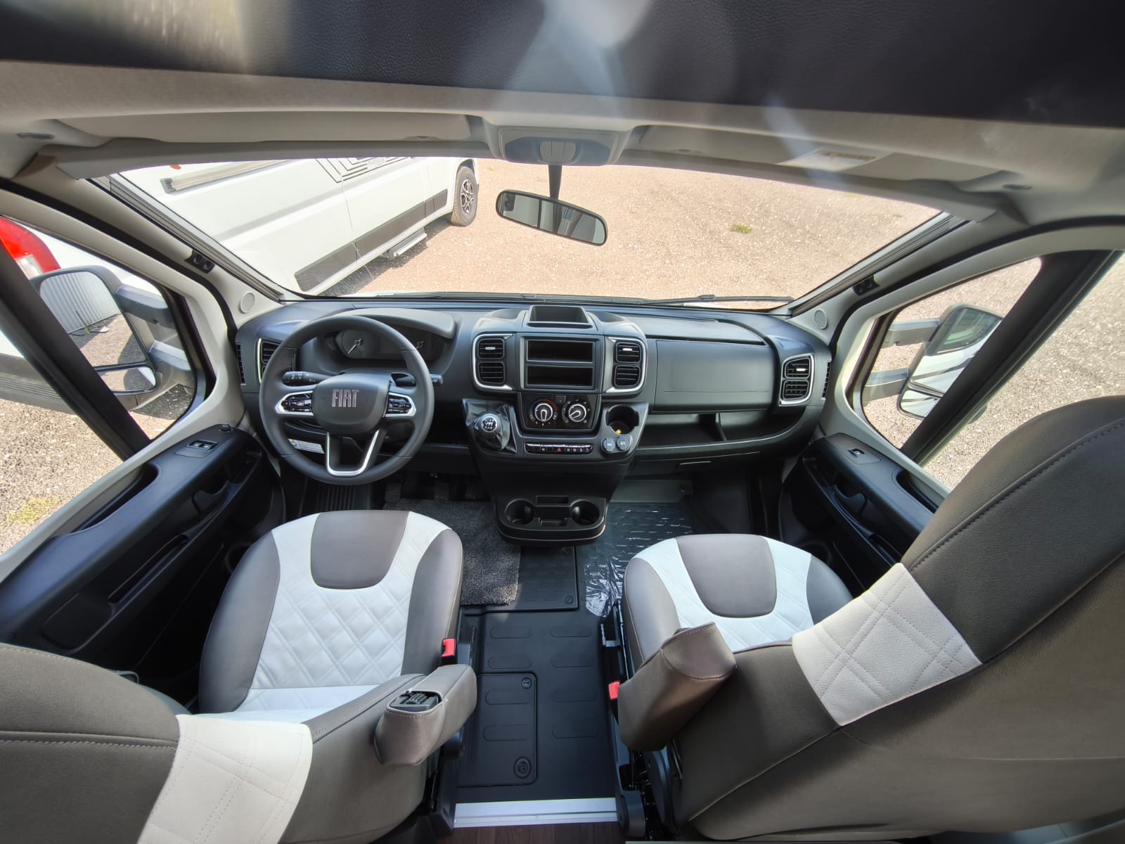 Knaus Live Wave 700 LX Platinum Selection thumbnail 5