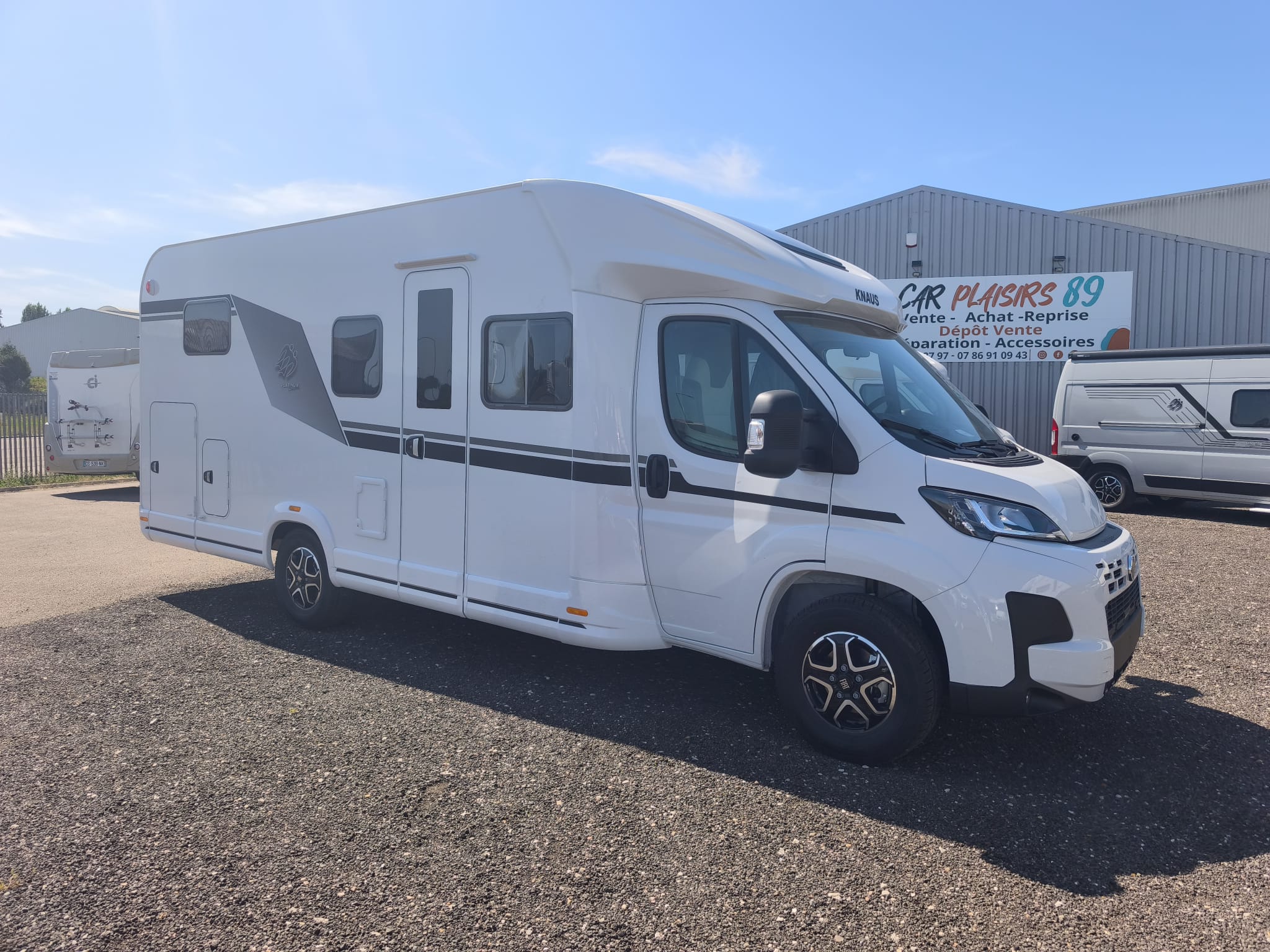 Knaus Live Wave 700 MEG Platinum Selection thumbnail 3