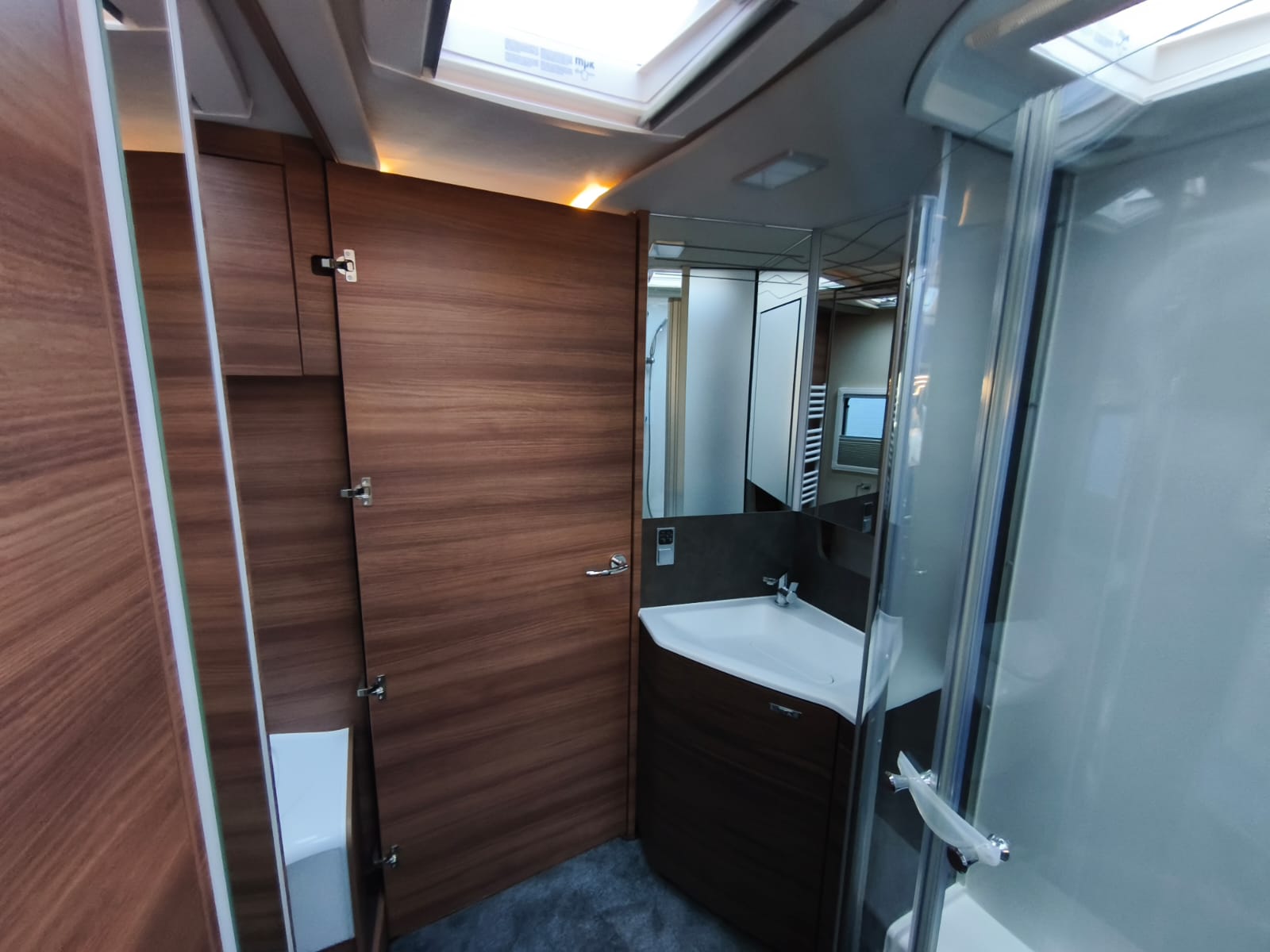 Knaus Sun I 900 LEG thumbnail 13