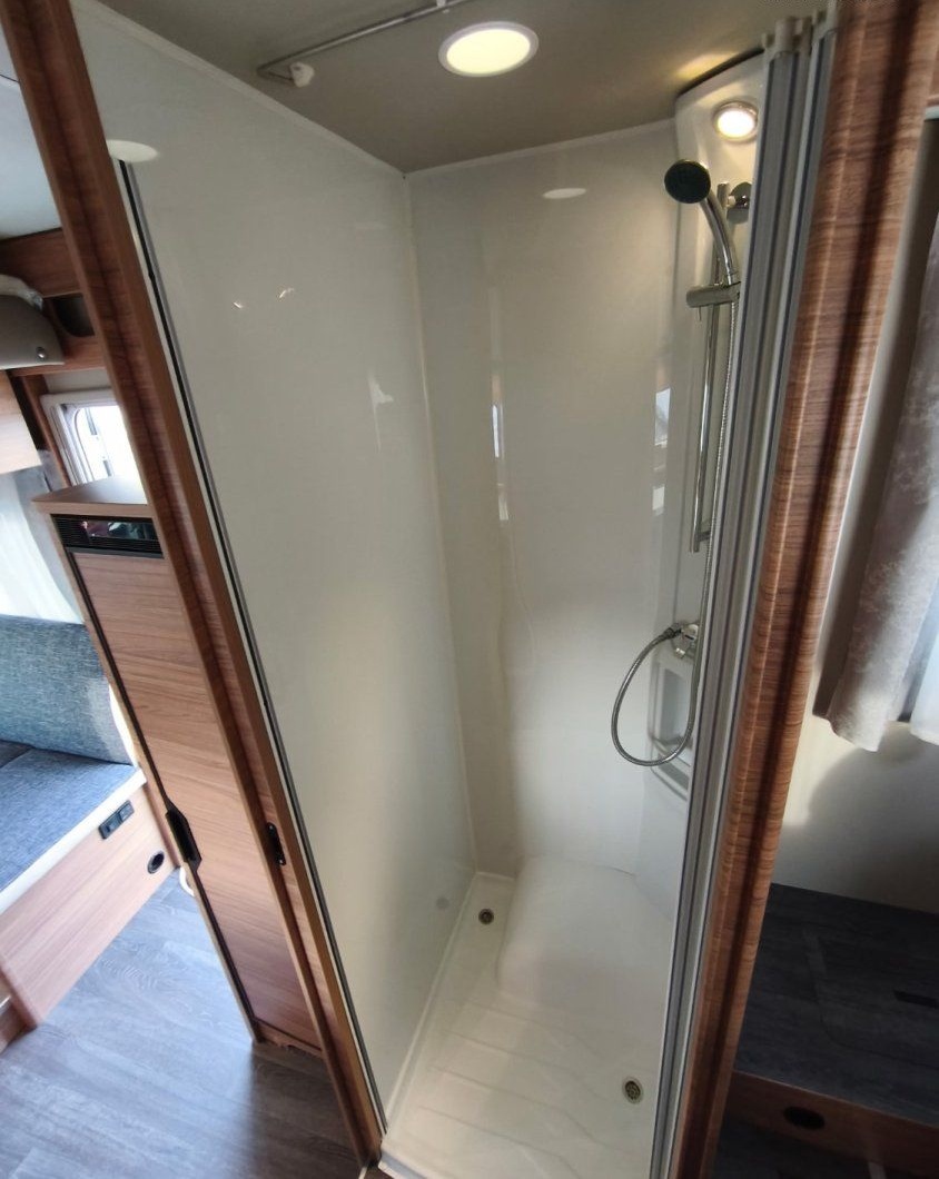 Weinsberg CaraSuite 700 DX thumbnail 7