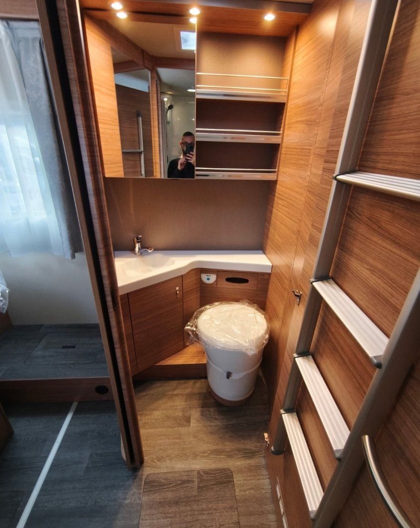 Weinsberg CaraSuite 700 DX thumbnail 8