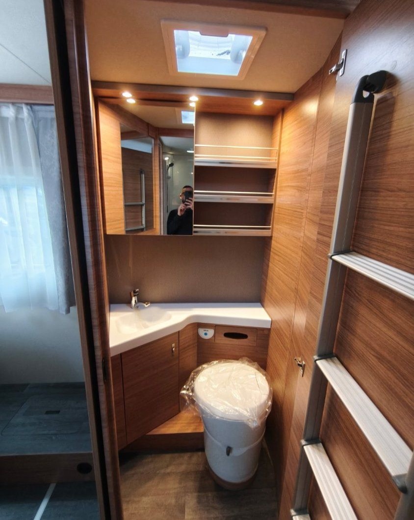 Weinsberg CaraSuite 700 DX thumbnail 9