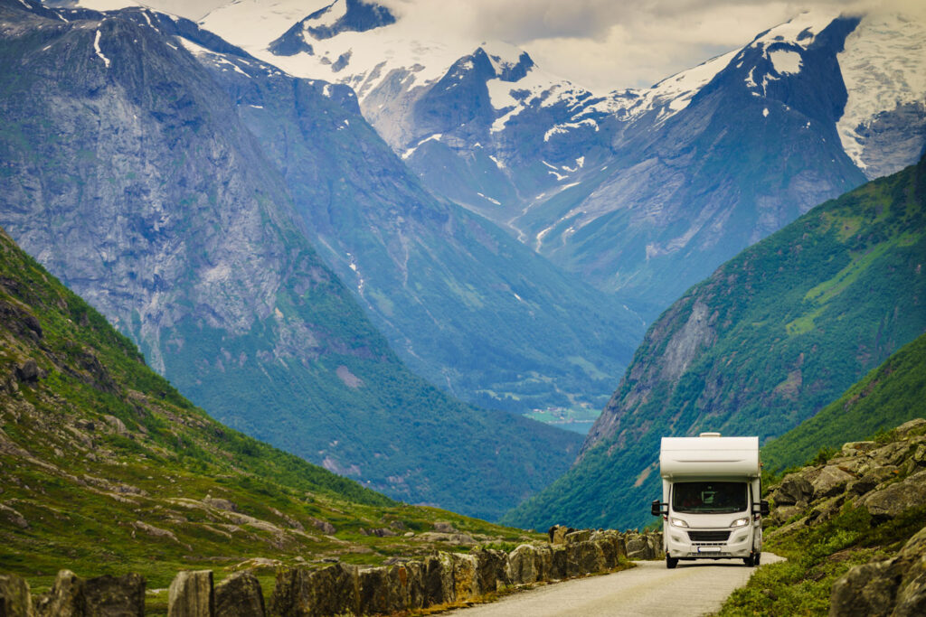 motorhome-in-the-Norweigan-mountains