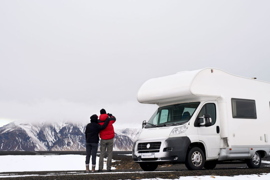 motorhome-in-the-snow