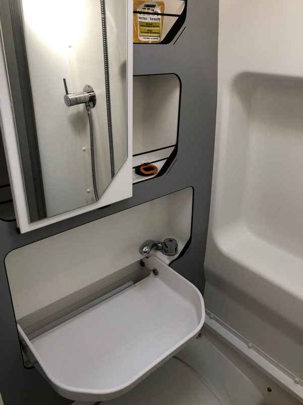 Pilote V600G bathroom