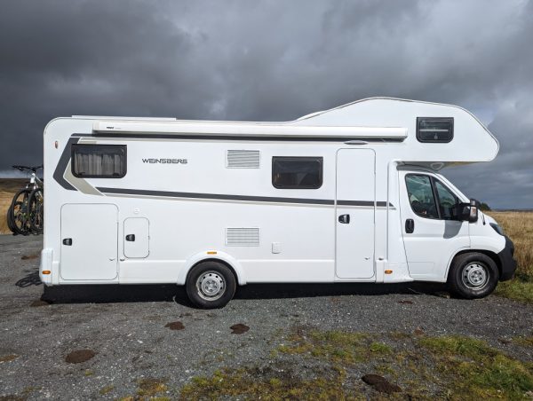 Weinsberg Carahome 700DG side