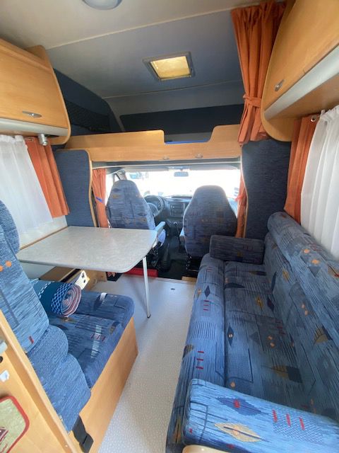 2003 Chausson Welcome 27 front dinette