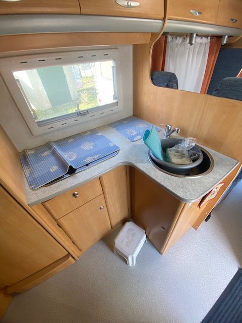 2003 Chausson Welcome 27 front kitchen