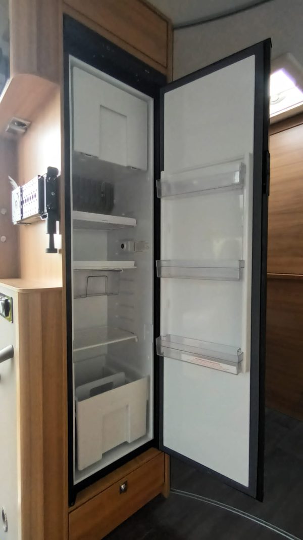 Adria Matrix 600 DT - fridge