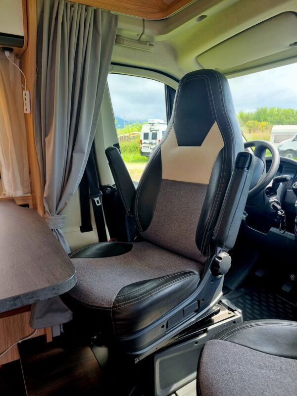 Sunlight V66 2021 used motorhome for sale in France (10)