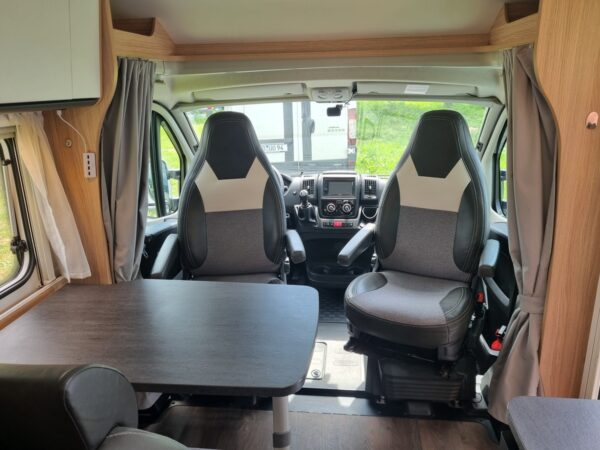 Sunlight V66 2021 used motorhome for sale in France (11)