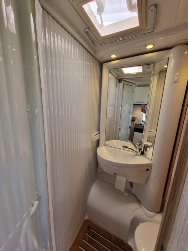 Sunlight V66 2021 used motorhome for sale in France (19)