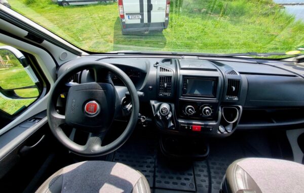Sunlight V66 2021 used motorhome for sale in France (23)