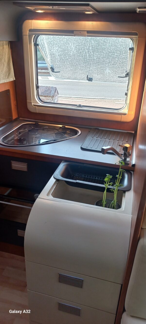 Arca P 740 GLC - used motorhome for sale in Europe kitchen
