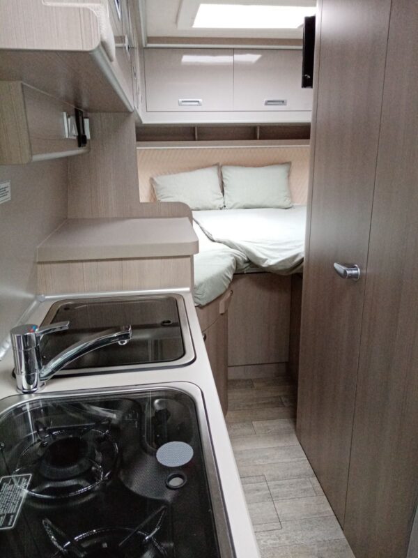 Globe Traveler Voyager Z rear bed