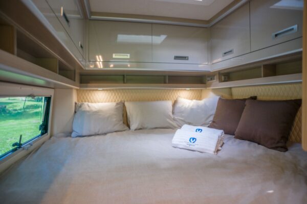 Globe Traveler Voyager Z rear bed