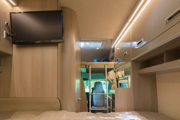 Globe Traveler Voyager Z rear bed view