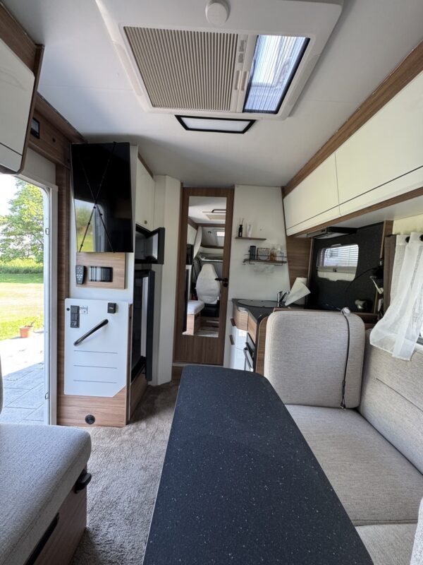 740 Pacific FGJ Expression - used motorhome for sale (11)