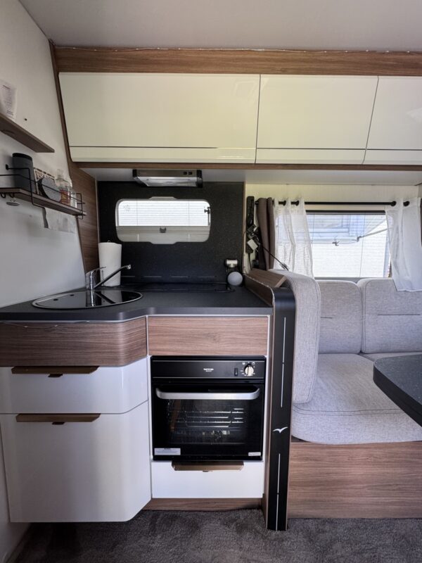 740 Pacific FGJ Expression - used motorhome for sale (12)