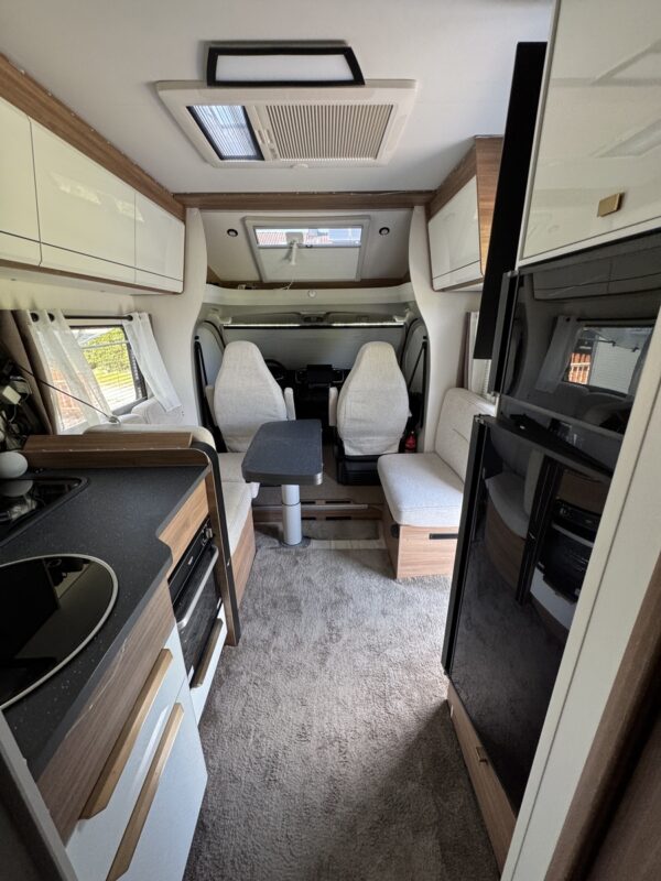 740 Pacific FGJ Expression - used motorhome for sale (14)