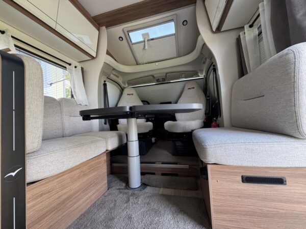 740 Pacific FGJ Expression - used motorhome for sale (17)