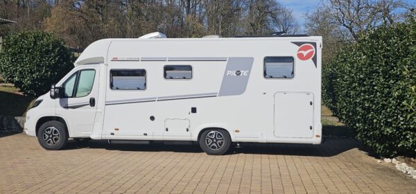 740 Pacific FGJ Expression - used motorhome for sale (6)