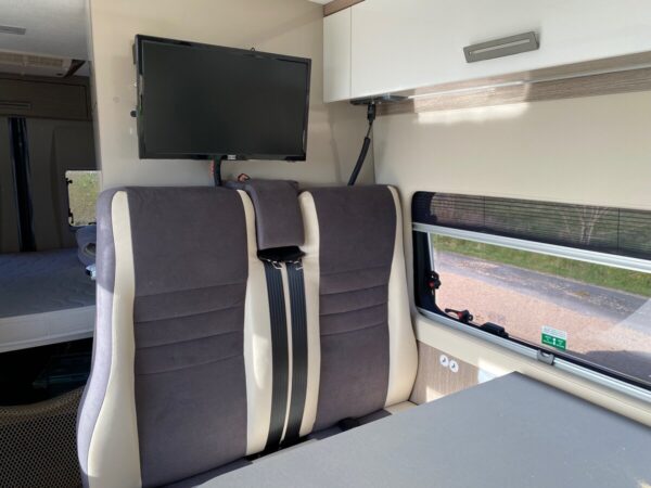 Challenger V114 Road Edition VIP (16)