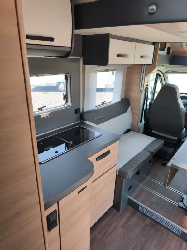 Knaus Live Wave 700 LX Platinum Selection kitchen alternative angle