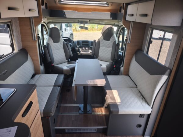 Knaus Live Wave 700 LX Platinum Selection main area