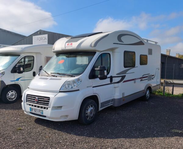 Adria Matrix 650 SK front driver's side 2