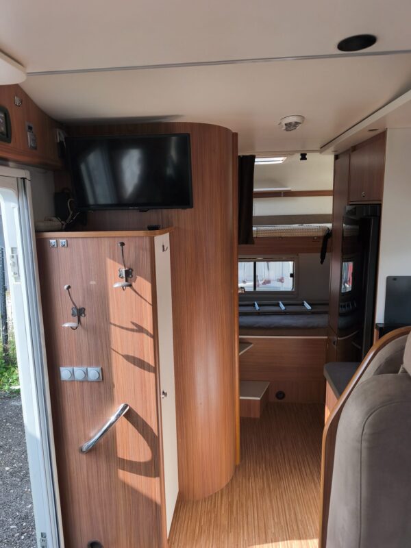 Adria Matrix 650 SK main area