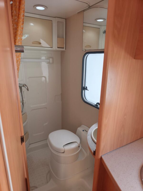 Chausson Flash 08 bathroom