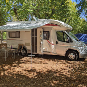 Challenger Genesis 36 - exterior side with awning